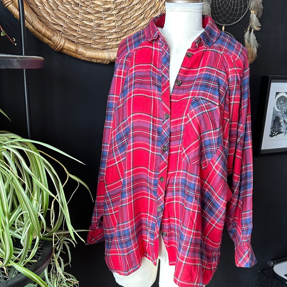 Red Plaid Men's Flannel Shirt - Casual Button-Up